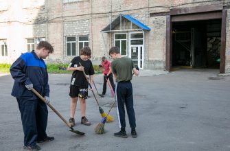 В цехах Барнаульского завода механических прессов работают школьники
