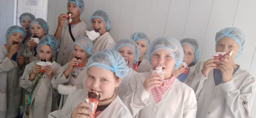 «Алтайхолод» провел экскурсию для детей работников Барнаульского завода мехпрессов