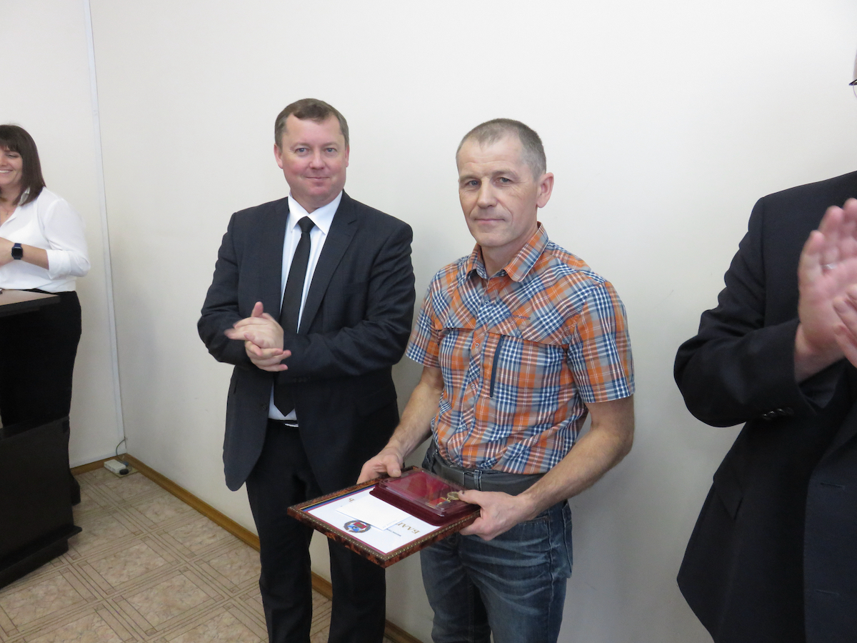 45 работников Барнаульского завода мехпрессов получили награды