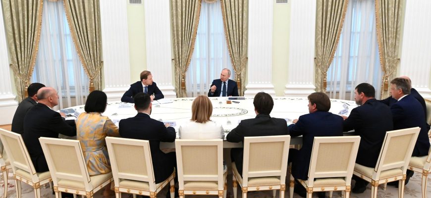 Владимир Путин высоко оценил итоги кооперации Петербургского тракторного завода с региональными предприятиями