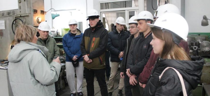 Студенты технического университета посетили завод
