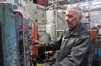 Работник Барнаульского завода мехпрессов занесен на городскую Доску Почета